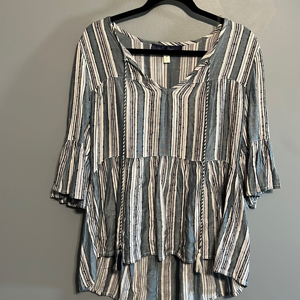 Flowy blue blouse